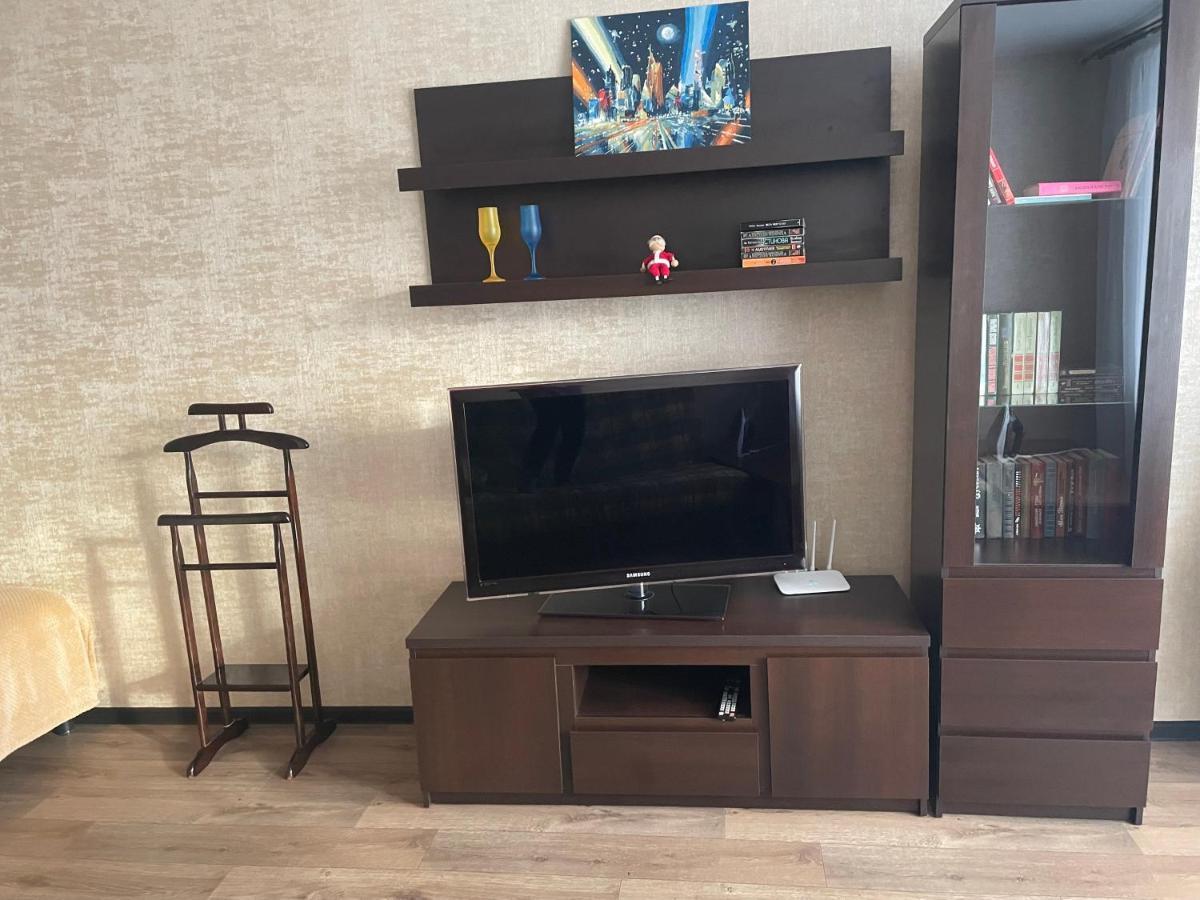 Apartment Brooklyn In カームヤネツィ・ポジーリシクィイ エクステリア 写真